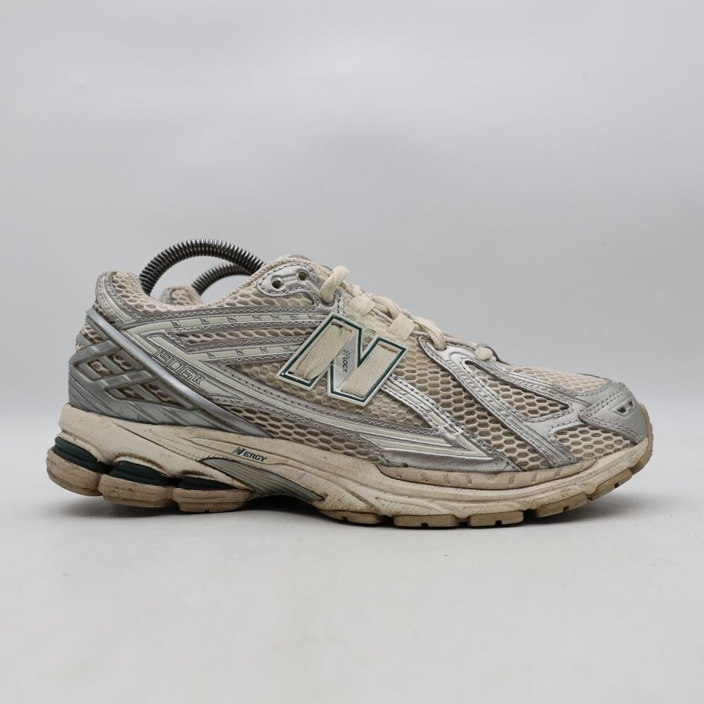 New Balance 1906R Silver Metallic Sea Salt Sneakers Men's 8 D Women 9.5 M1906REE